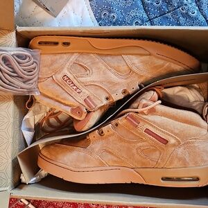 Men's Shoes Size 10.5